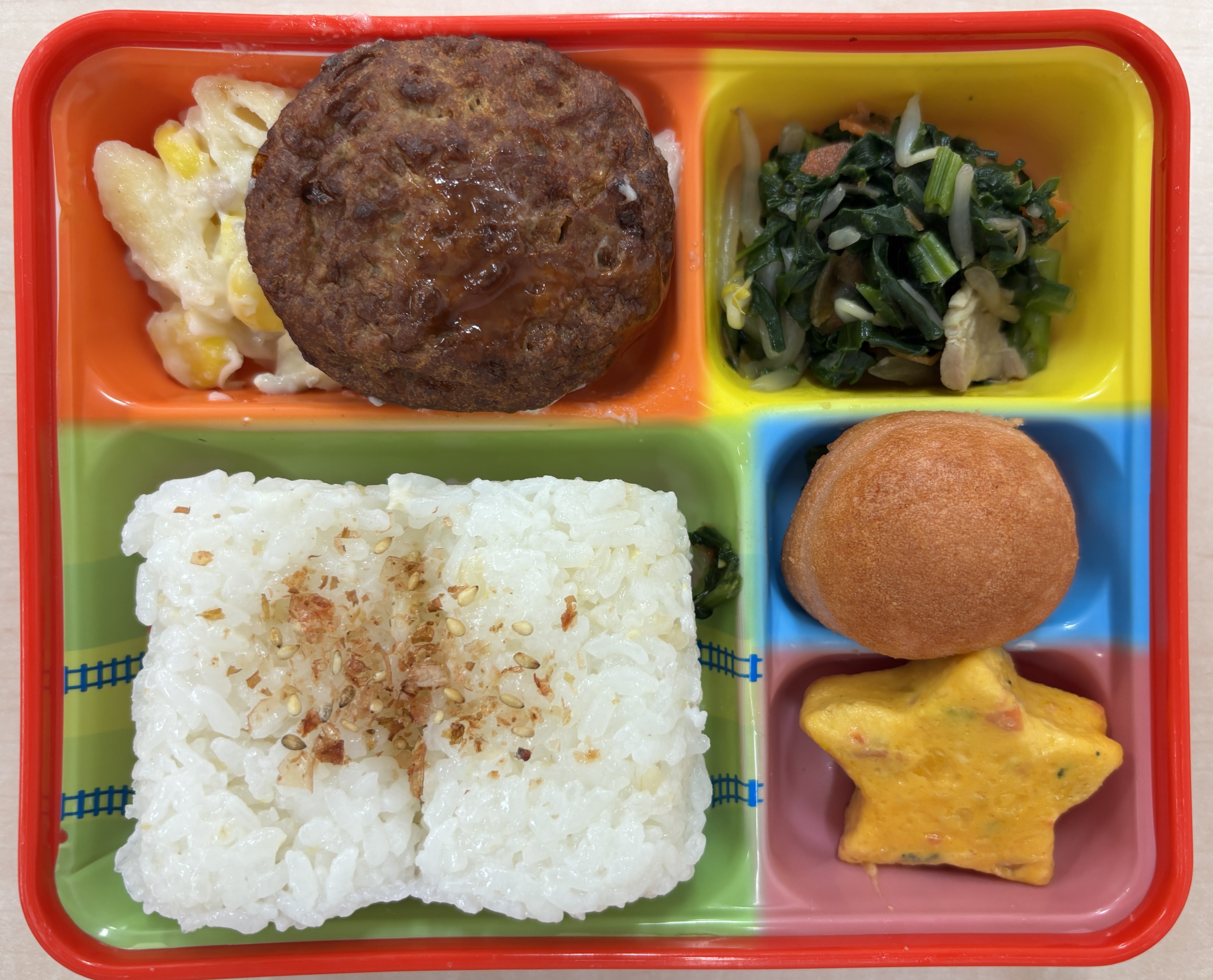 【クリスマス】ハンバーグ&クリームペンネ